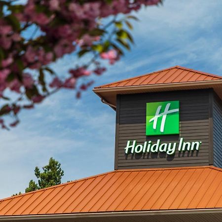 Holiday Inn Victoria - Elk Lake By Ihg Saanich Bagian luar foto